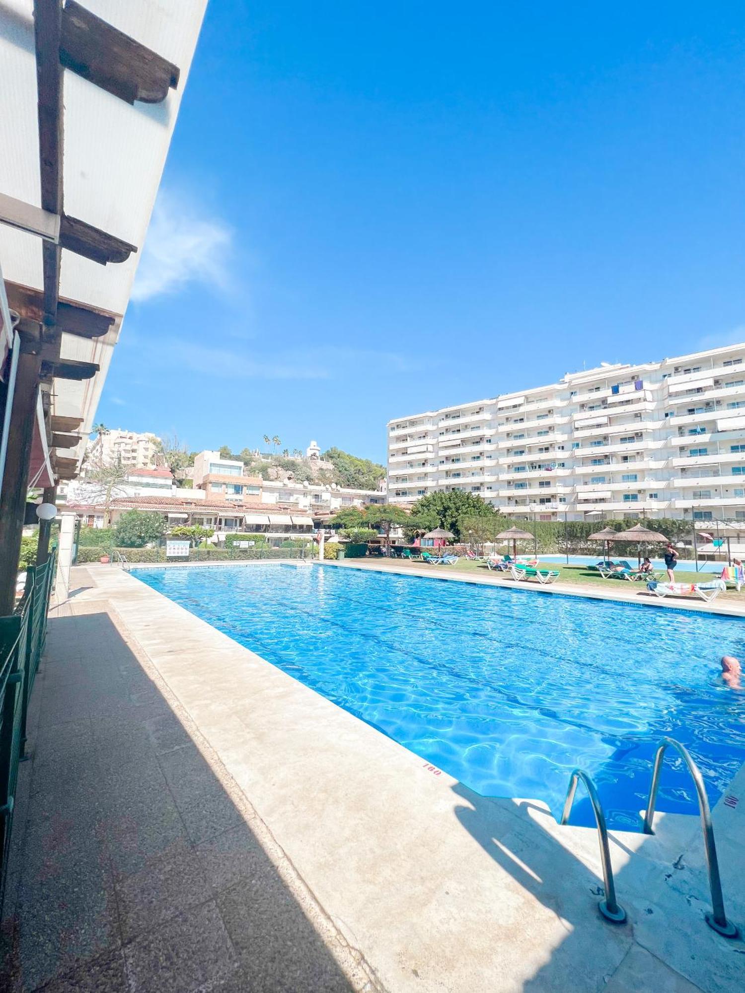 Cozy & Sunny Carihuela Park Apartment Torremolinos Exterior foto