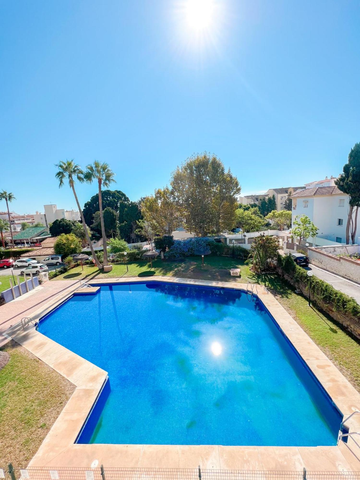 Cozy & Sunny Carihuela Park Apartment Torremolinos Exterior foto